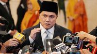 Selain Djamari Chaniago, Presiden Prabowo Subianto juga melantik Erick Thohir sebagai Menteri Pemuda dan Olahraga (Menpora). (AP Photo/Achmad Ibrahim)