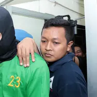 Satu lagi artis terlibat narkoba. Kali ini, pemain sinetron Rio Reifan tertangkap narkoba. Ini untuk kedua kalinya Rio tertangkap kasus narkotika. Setelah resmi dinyatakan tersangka, ia terancam hukuman maksimal 12 tahun penjara.(Deki Prayoga/Bintang.com)