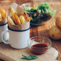 potato wedges/copyright: unsplash/realmac dan