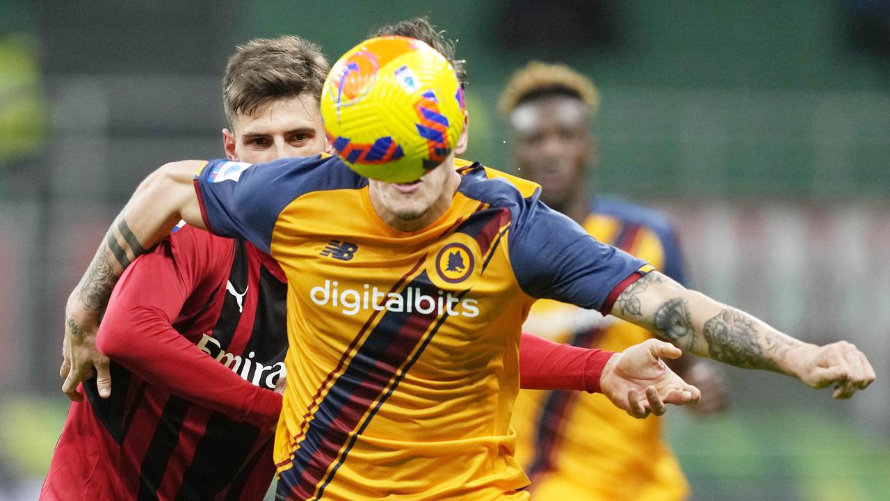 Foto: Diwarnai 2 Kartu Merah, AC Milan Bungkam AS Roma dan Tempel Ketat Inter Milan di Klasemen Liga Italia