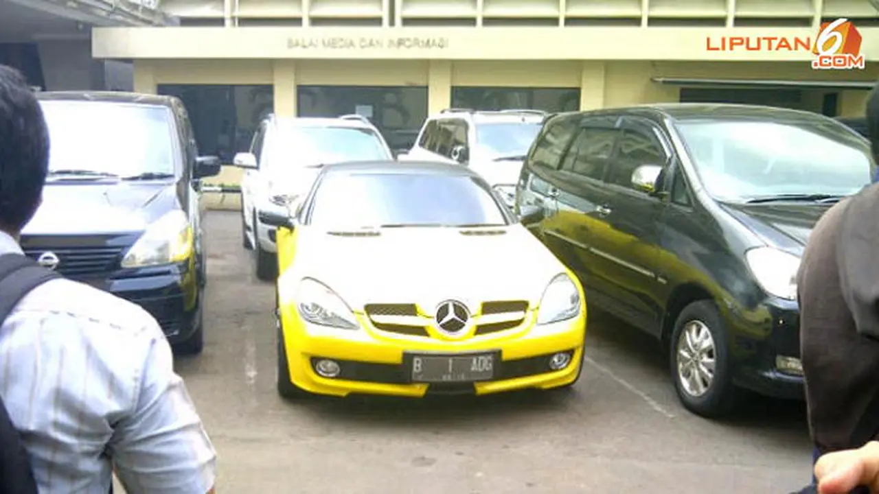 mobil-mewah-sita-131023b.jpg