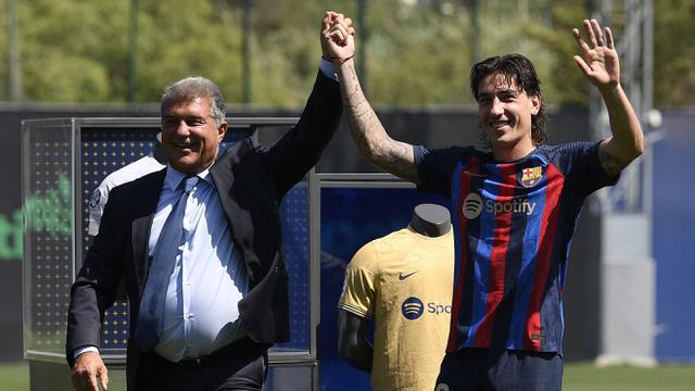 Foto: Barcelona Perkenalkan Pemain Baru, Salah Satunya Jebolan Akademi Real Madrid