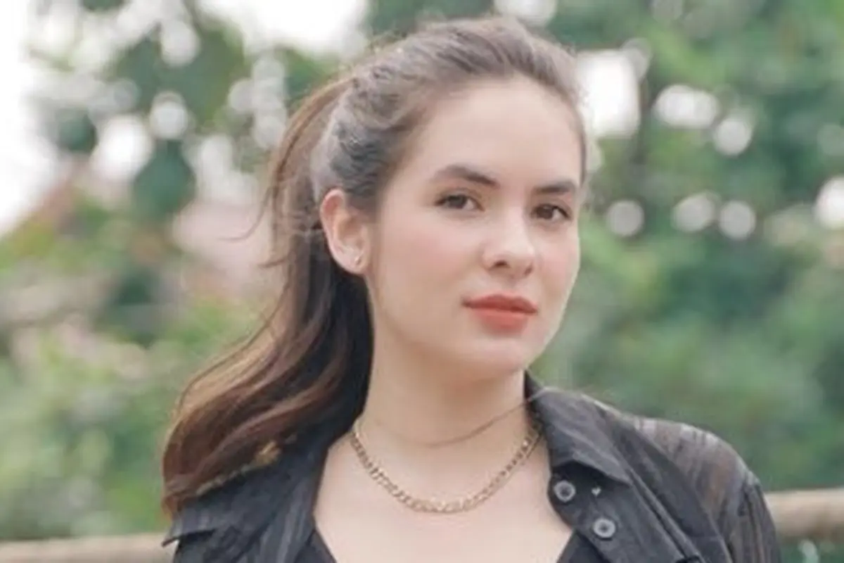 6 Gaya Steffi Zamora ala Cewek Mamba