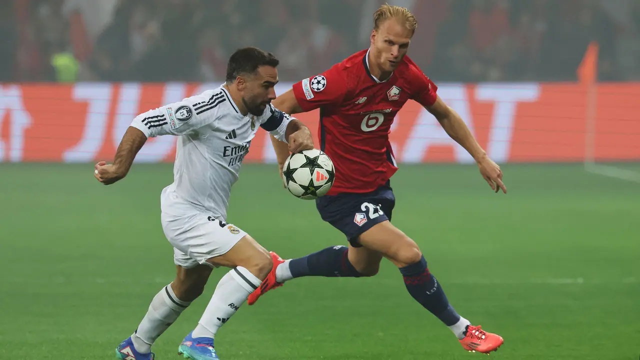 Foto: Potret Mitchel Bakker yang Pernah Main Bareng Mbappe hingga Jadi Juara Liga Europa, Jadi Calon Baru Naturalisasi Timnas Indonesia?