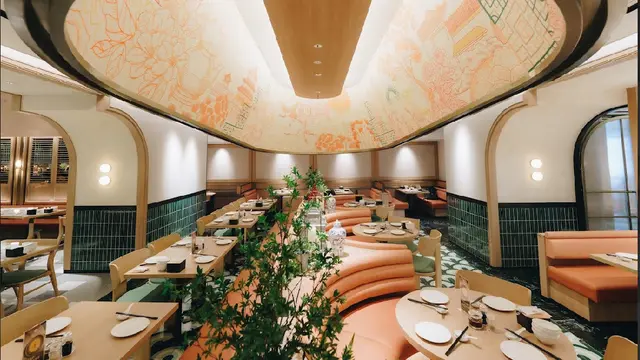 Suasana Crystal Jade di Jakarta dengan dekorasi warna pastel yang warm. Dok. Crystal Jade