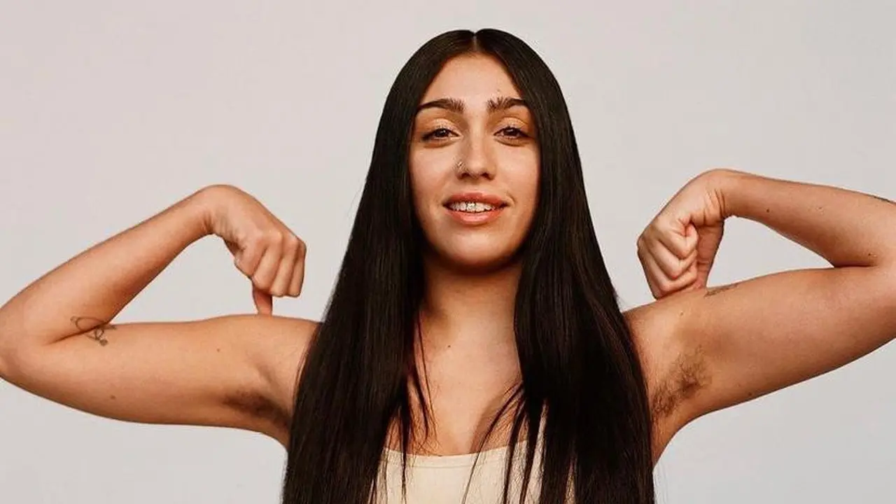 Gaya Putri Sulung Madonna Pamer Bulu Ketiak saat Jadi Model Brand Ternama