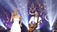 Grup band NOAH dan Agnez Mo menjadi penampil pembuka perayaan malam puncak HUT SCTV ke-27 itu. Kolaborasi antar keduanya menyajikan kemeriahan di awal acara tentu menjad awal yang indah. (Bambang E.Ros/Bintang.com)