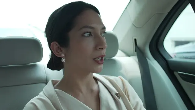 Di Antara Dua Cinta