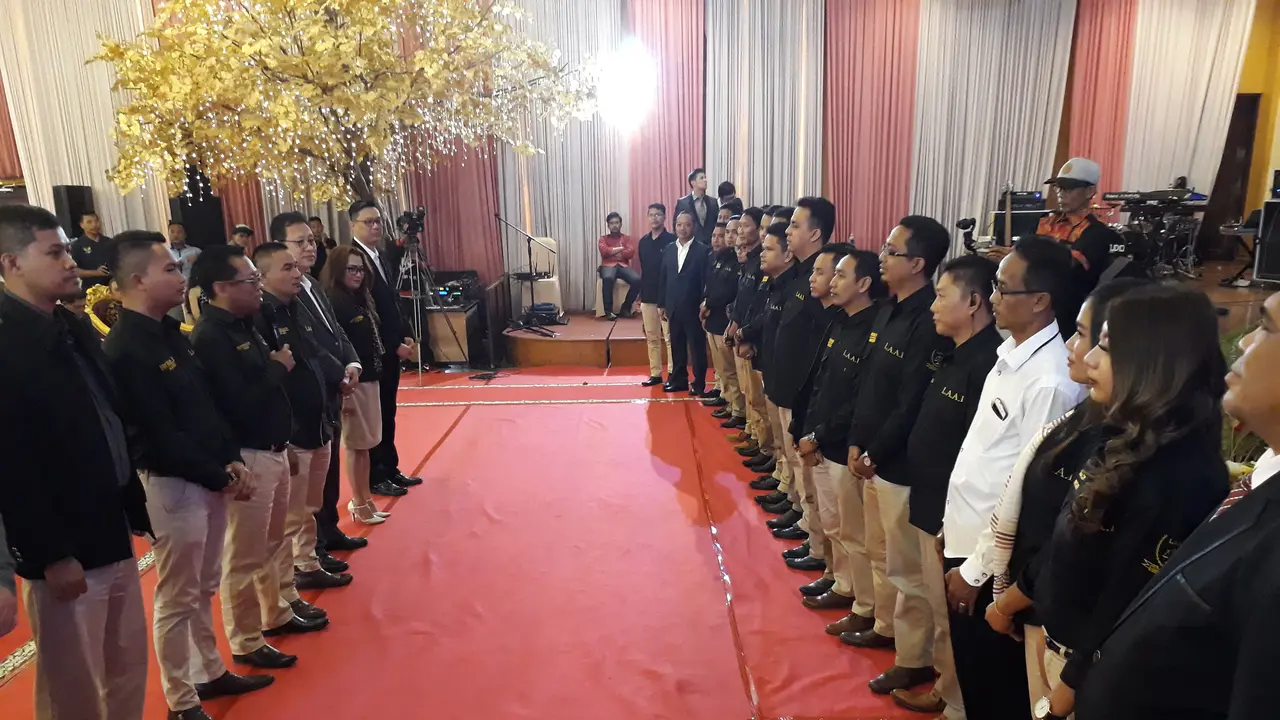 Sejumlah pengacara mendeklarasikan diri sebagai Lembaga Advokasi Artis Indonesia (LAAI) di Jatiuwung, Kota Tangerang, Rabu (8/7/2018). Mereka mengaku akan membela hak artis atau seniman yang pensiun untuk memperoleh hak atas karyanya.
