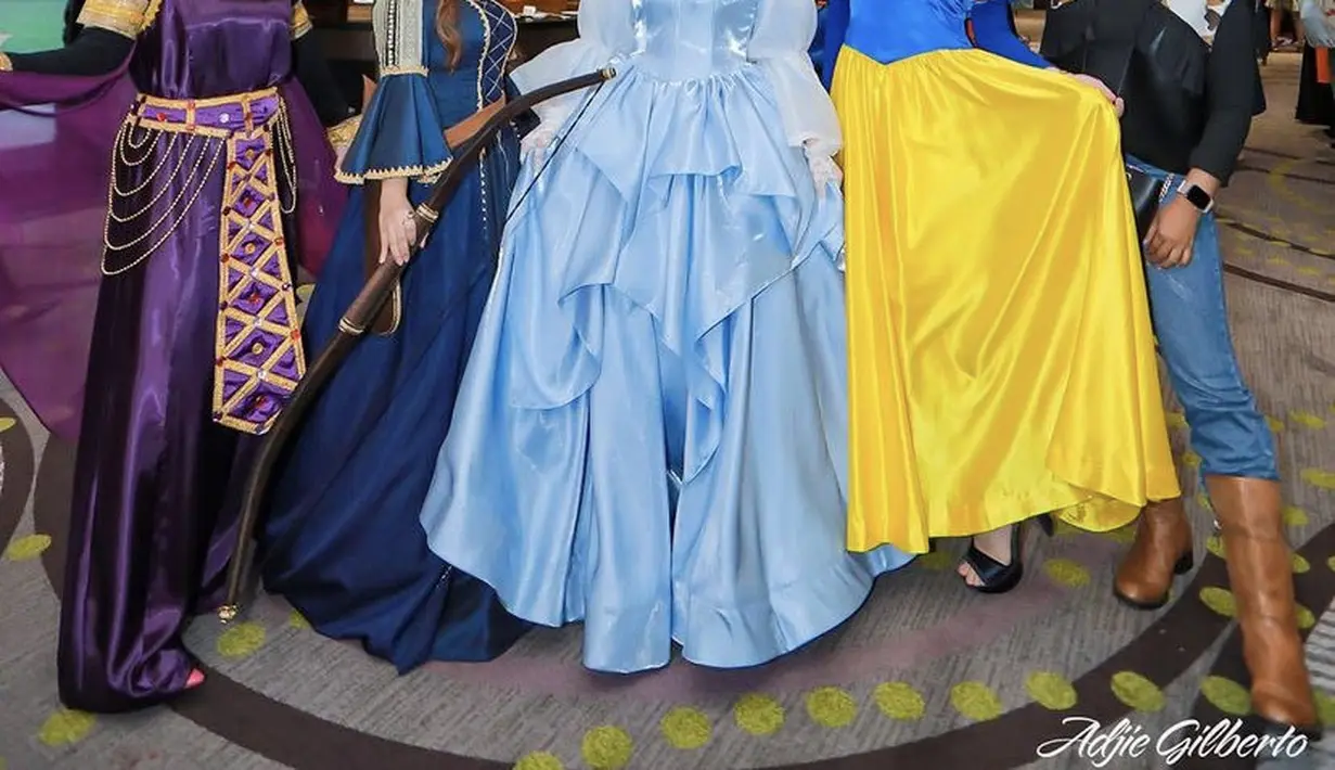 Beberapa tamu yang hadir pun tampil mengenakan busana seperti Disney Princess, seperti Snow White. . [@bellashofie_rigan]