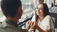 Cara Nembak Cewek Biar Diterima, Ini Trik Psikologis yang Jarang Diketahui