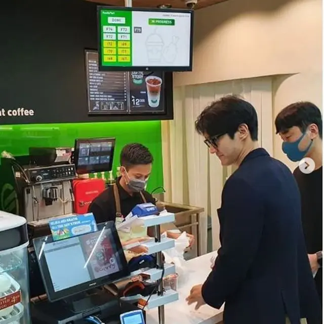 Belanja di Mini Market Jakarta, Siwon Super Junior Bikin Heboh
