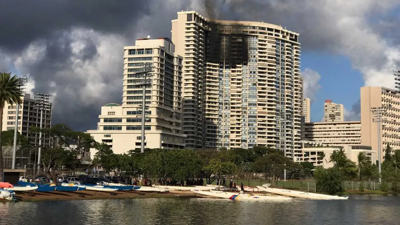 Kebakaran di apartemen Marco Polo Honolulu. (Hawaii News Now)