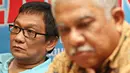 Anggota DPR F-Hanura Inaz Nasrullah menjadi pembicara pada diskusi 'Freeport Bikin Repot' di Jakarta, Sabtu (21/11). Diskusi itu membahas kekisruhan antara pemerintah dengan Ketua DPR Setya Novanto terkait kontrak Freeport (Liputan6.com/Immanuel Antonius)