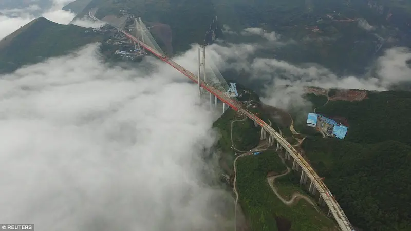 564 Meter di Atas Tanah, Ini Jembatan 'Awan' Tertinggi Dunia?