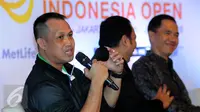 Kabid Binpres PP PBSI, Rexy Mainaky (kiri) memaparkan kesiapan atletnya saat jumpa pers BCA Indonesia Open Superseries Premier 2016 di Jakarta, Rabu (11/5/2016). BCA Indonesia Open 2016 berlangsung 30 Mei-5 Juni. (Liputan6.com/Helmi Fithriansyah)