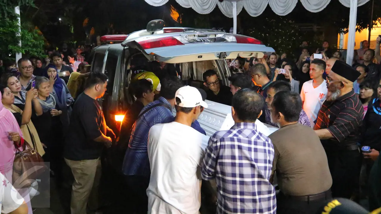 20160801- Jenazah Mike Tiba di Rumah Duka-Bintaro-Angga Yuniar