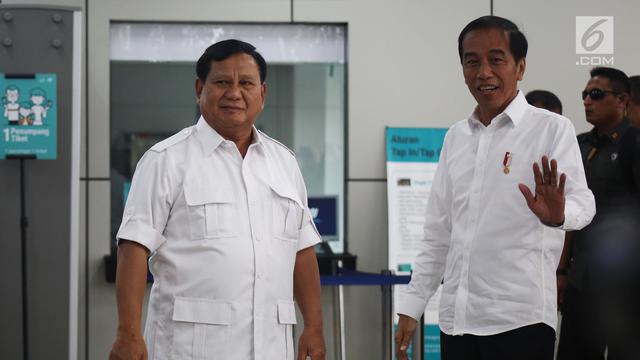 Keakraban Jokowi dan Prabowo Saat Bertemu di Stasiun MRT Lebak Bulus