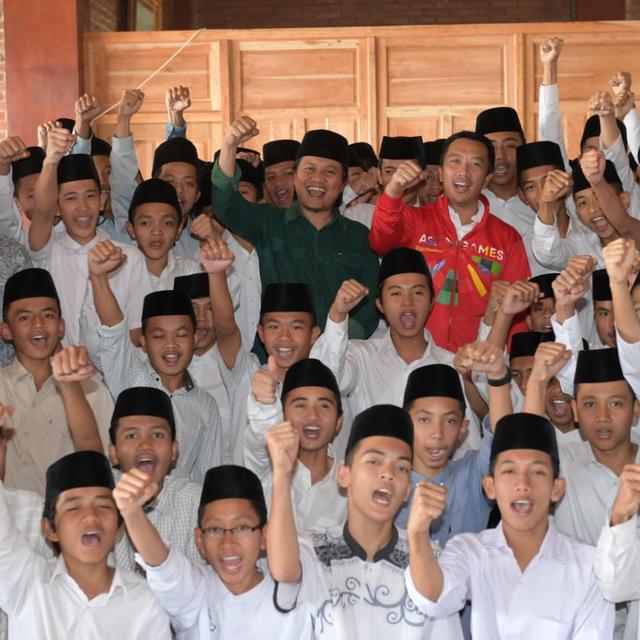 Kunjungi Santri Syubbanul Wathon Menpora Minta Doa Agar Sukses Di Asian Games Indonesia Bola Com