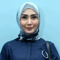 Presenter Fenita Arie mengaku bingung saat keputusannya mengenakan hijab pada awal 2018 ini, ternyata menjadikan berkah tersendiri. Bahkan, ia mengaku makin banyak tawaran. (Nurwahyunan/Bintang.com)