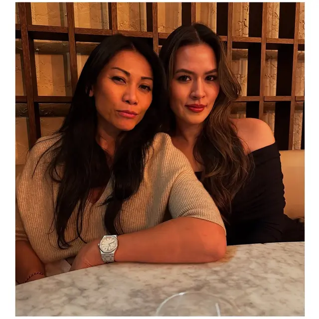 6 Potret Pertemuan Raisa dan Anggun C Sasmi di Paris, Diharapkan Kolaborasi