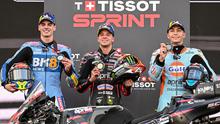 Tiga pembalap finis podium pada Sprint Race MotoGP Mandalika 2025. Kiri ke kanan: Fermin Aldeguer, Marco Bezzecchi, dan Raul Fernandez. (SONNY TUMBELAKA / AFP)