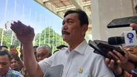 Menteri Koordinator Bidang Kemaritiman dan Investasi, Luhut Binsar Pandjaitan&nbsp;ditemui di JCC Senayan, Jakarta, Rabu (14/8/2024). Menko Luhut mengungkap mengenai masa depan PLTU Suralaya. (Arief/Liputan6.com)