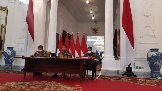 Presiden Jokowi mengumumkan bahwa pemerintah akan memberlakukan pelarangan ekspor bijih bauksit