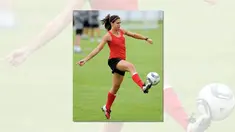 10 pesepak bola wanita dunia tercantik di tahun 2015 versi Alltimebest, Alex Morgan asal Amerika Serikat menjadi urutan nomer satu.