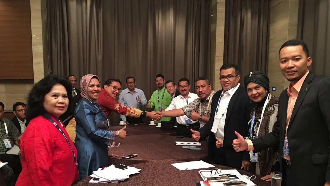 Pertemuan bilateral Indonesia dan Malaysia di sela-sela Sidang Umum AIPA di Manila, Filipina. (Liputan6.com/Raden Trimutia Hatta)