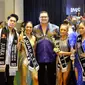 Director of Jatim Winner, Dzamir Sidiq Afsan (tengah) bersama empat peserta yang mewakili Jatim Winner berhasil meraih gelar juara pada Grand Final Indonesian Model Search (IMS) 2023. (Liputan6.com/ist)