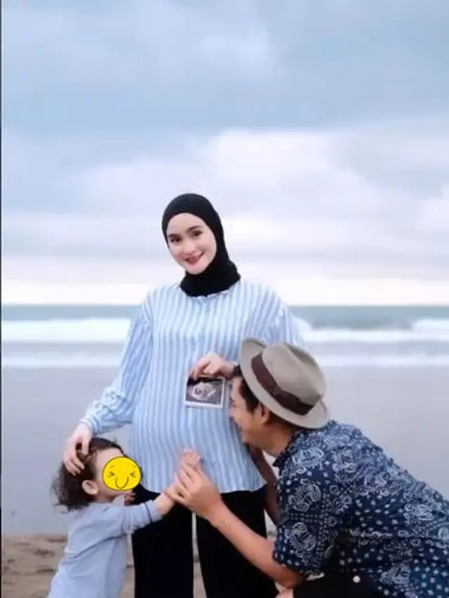 Hamil Anak Kedua, Ini 6 Potret Mesra Miqdad Addausy dan Nadya Fricella