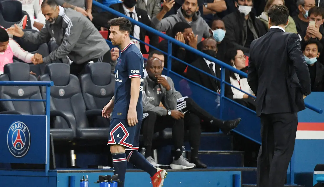 Keberadaan Messi di PSG tidak berjalan dengan mulus. Dari tiga laga awal bersama Les Parisiens, La Pulga belum mampu membuka keran golnya. Meski begitu, PSG berhasil mengunci kemenangan dengan skor 2-1.  (AFP/Alauin Jocard)