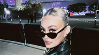 Tampilan Agnez Mo serba Hitam Kenakan Perhiasan Rp70 jutaan di Ajang Penghargaan Musik Internasional Bareng Sang Kekasih. @agnezmo