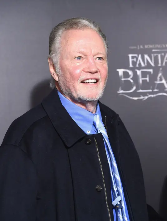 Ditanya soal kondisi putrinya saat ini, Jon menceritakan Jolie yang berada dalam kondisi baik-baik saja meskipun sedang berada dalam problema rumah tangga bersama Brad Pitt. (AFP/Bintang.com)