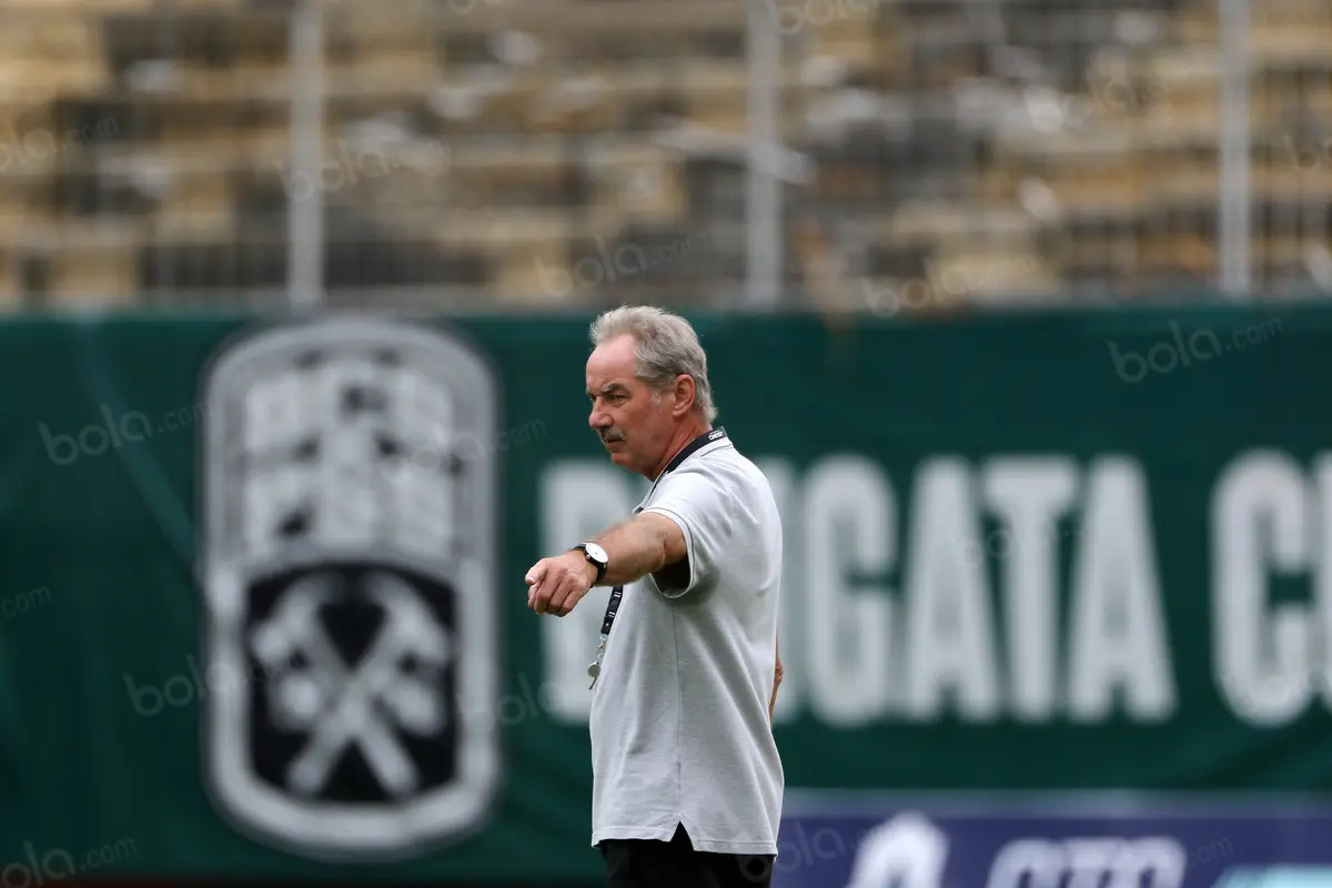 Alfred Riedl