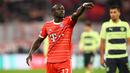 Reaksi striker Bayern Munchen, Sadio Mane saat menghadapi Manchester City pada laga leg kedua perempatfinal Liga Champions 2022/2023 di Allianz Arena, Munich (19/4/2023). Sadio Mane yang sejak awal musim 2022/2023 membela Bayern Munchen setelah meninggalkan Liverpool ini dilahirkan pada 10 April 1992 di Bambali, Senegal. (AFP/Christof Stache)