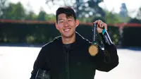 Son Heung-min tiba di London Utara gabung Tottenham Hotspur lagi seusai Asian Games 2018. (Bola.com/Dok. Tottenham Hotspur)