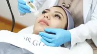 Mencoba Perawatan Kecantikan di Klinik Langganan Selebritas