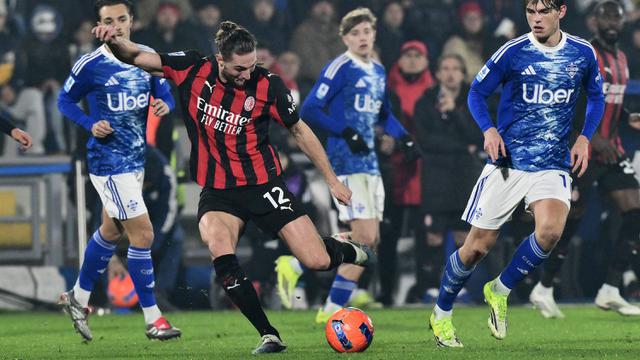 Foto: Penampilan Gemilang Adrien Rabiot Bawa AC Milan Menang Comeback atas Como di Liga Italia
