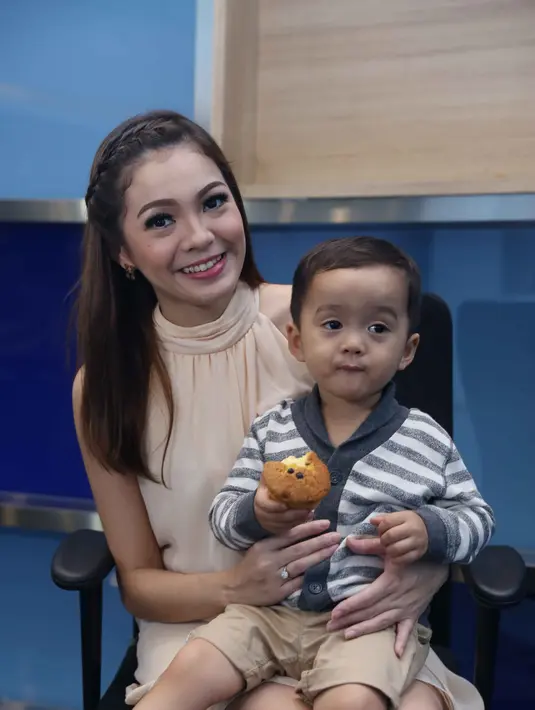 Dari pemeriksaan yang sudah dilakukan, ibu Devon Sidarta itu kini sedang mengandung anak perempuan. (Nurwahyunan/Bintang.com)