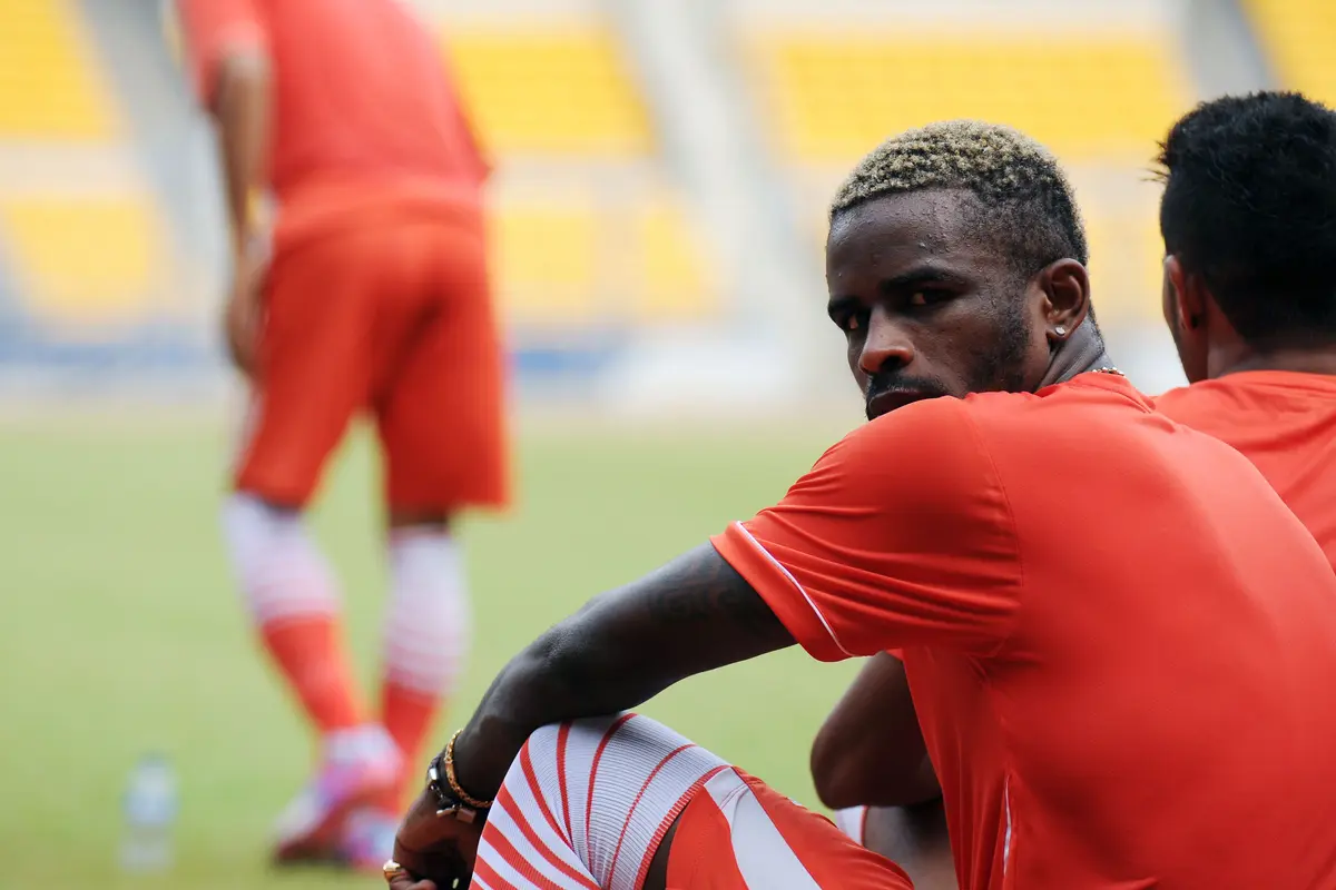 Greg Nwololo