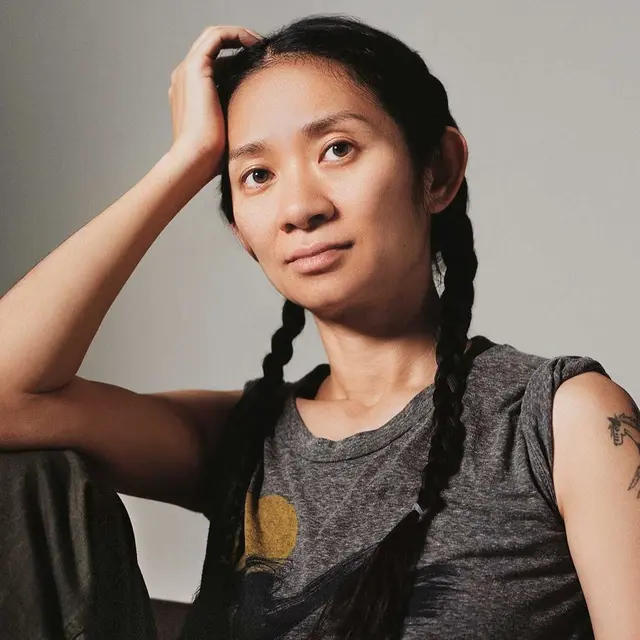 6 Potret Chloe Zhao, Wanita Asia Pertama Peraih Piala Oscar Sutradara Terbaik