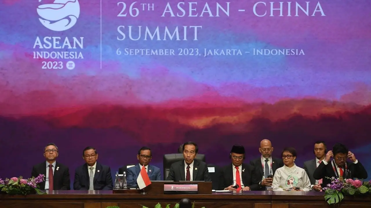 Menteri Perdagangan (Mendag) Zulkifli Hasan (Zulhas) ikut mendampingi Presiden Joko Widodo RI (Jokowi)  dalam Konferensi Tingkat Tinggi (KTT) ASEAN-China yang digelar di Jakarta Convention Center (JCC), Jakarta. (Dok Kemendag)