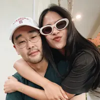 Maudy Ayunda dan suami (Instagram/maudyayunda)