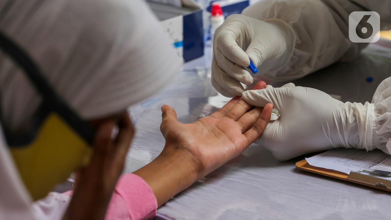 Badan Intelijen Negara (BIN) menggelat rapid test massal di Kantor Kelurahan Pondok Betung Tangerang Selatan.