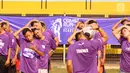 Peserta melakukan pemanasan saat Coaching Clinic di Stadion Soemantri Brodjonegoro, Jakarta, Sabtu (28/7). Kegiatan dalam Combi Run Academy juga didukung komunitas dan penggiat olahraga lari. (Liputan6.com/Fery Pradolo)