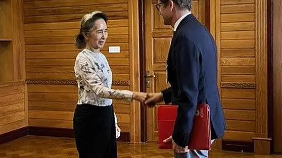 Foto Terbaru Aung San Suu Kyi Akhiri Misteri Keberadaannya