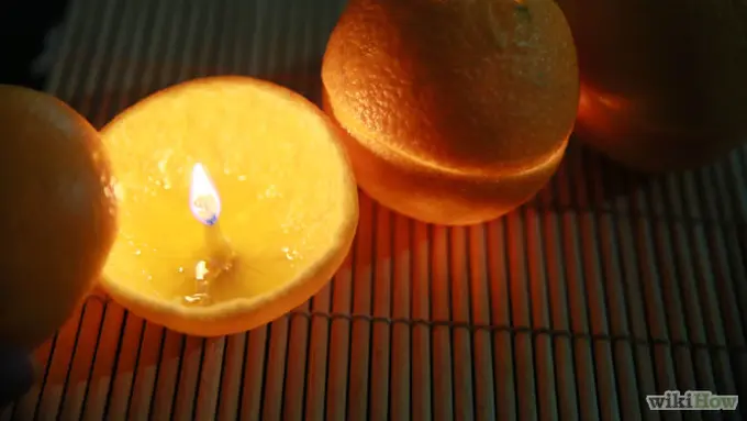 2 Langkah Mudah Bikin Lilin dari Kulit Jeruk dan Minyak Zaitun