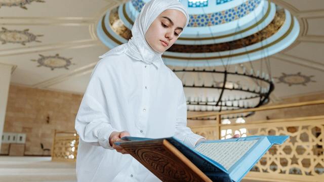 Membaca Al Quran